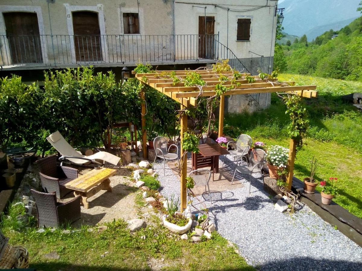B&B L'Abric - Centro Storico Di Limonetto Limone Piemonte Exterior photo
